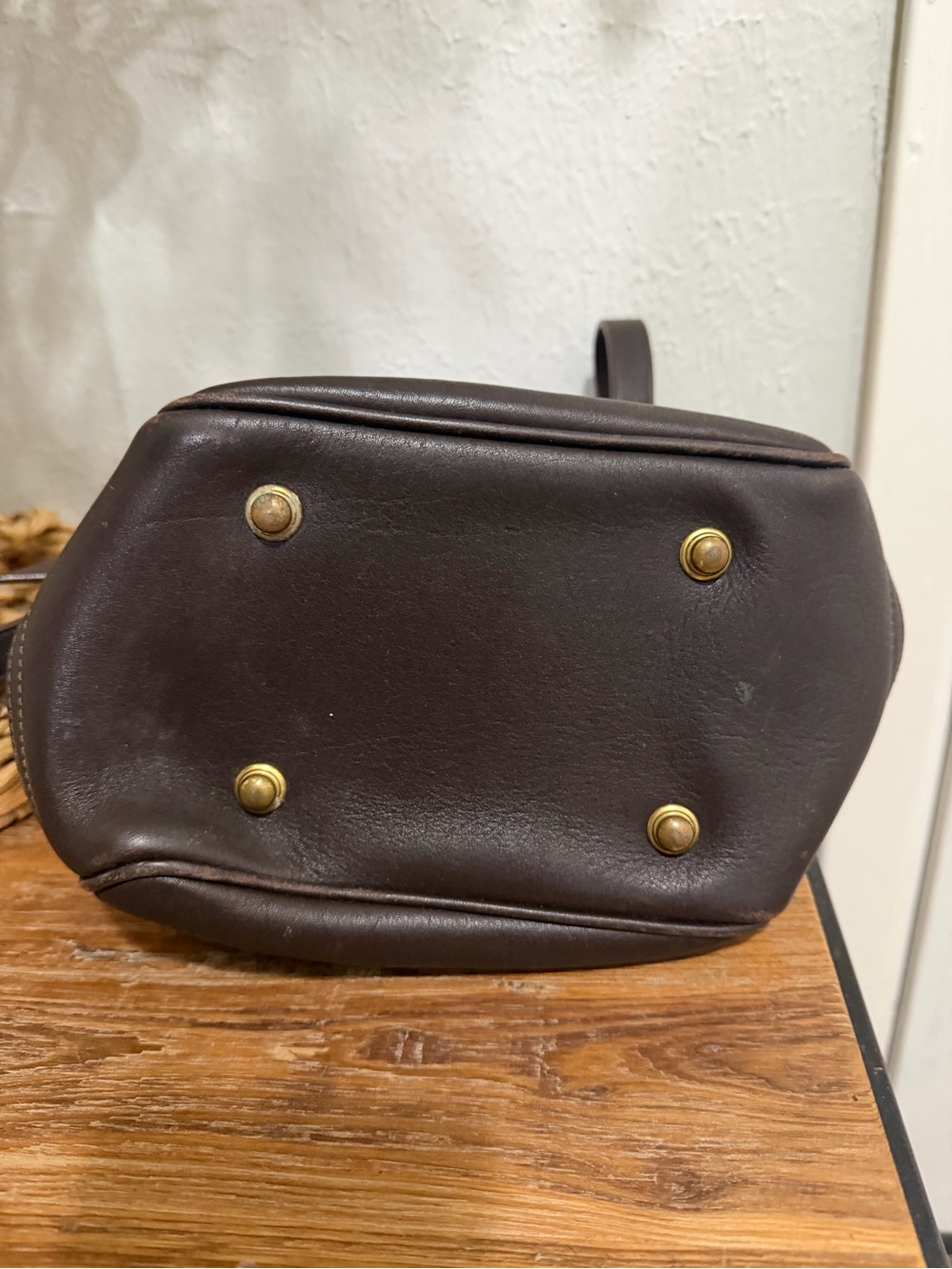Vintage Dooney & Bourke Dark Brown Leather Shoulder Bag with Gold Hardware - Picture 4 of 7
